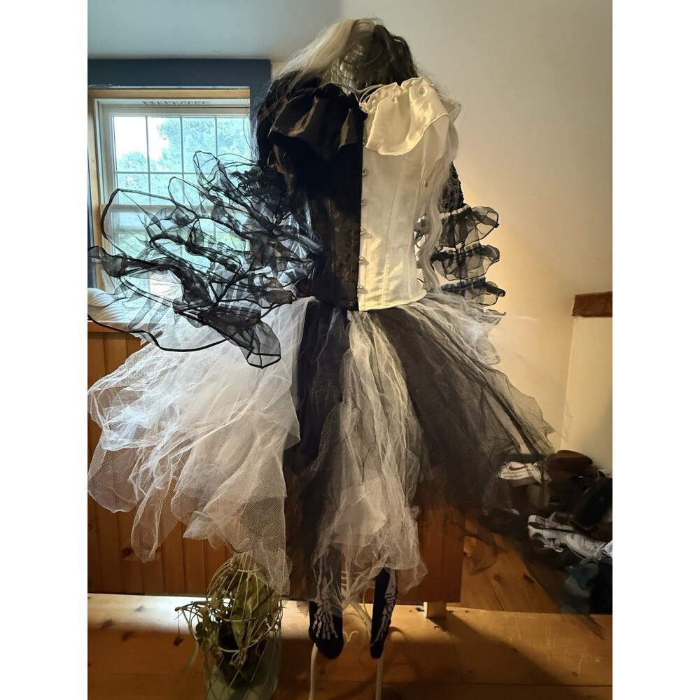 Black & White Halloween corset Set w/ Wig & Tulle Skirt, and all accessories-med